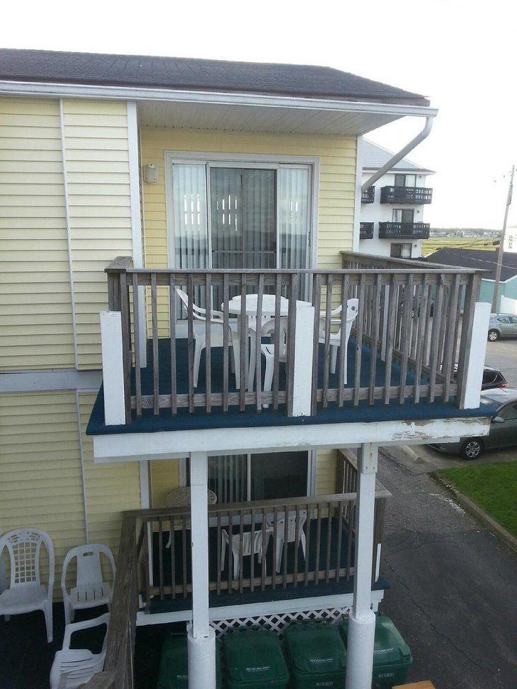 Breakers By The Sea Motel